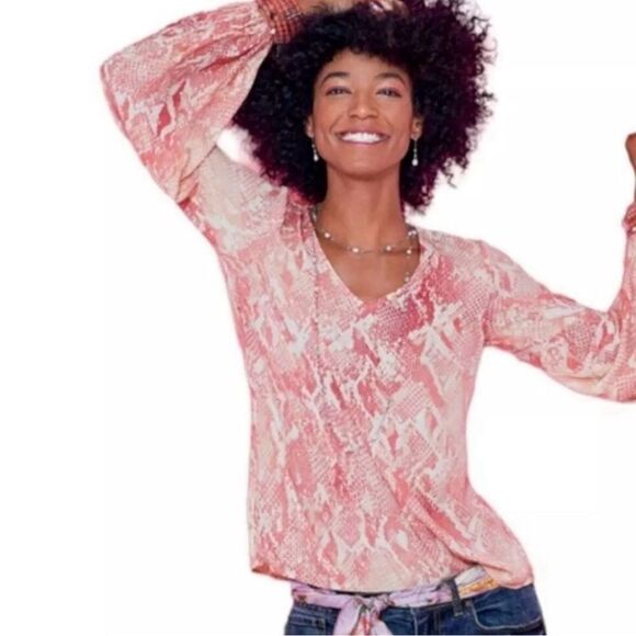 CAbi Bethany, Pink Blouse with Baloon Sleeves. - Picture 1 of 6
